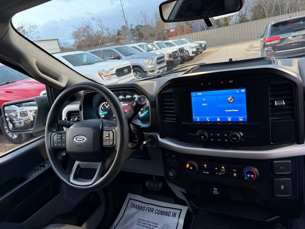 Ford F-150 Vehicle Full-screen Gallery Image 16