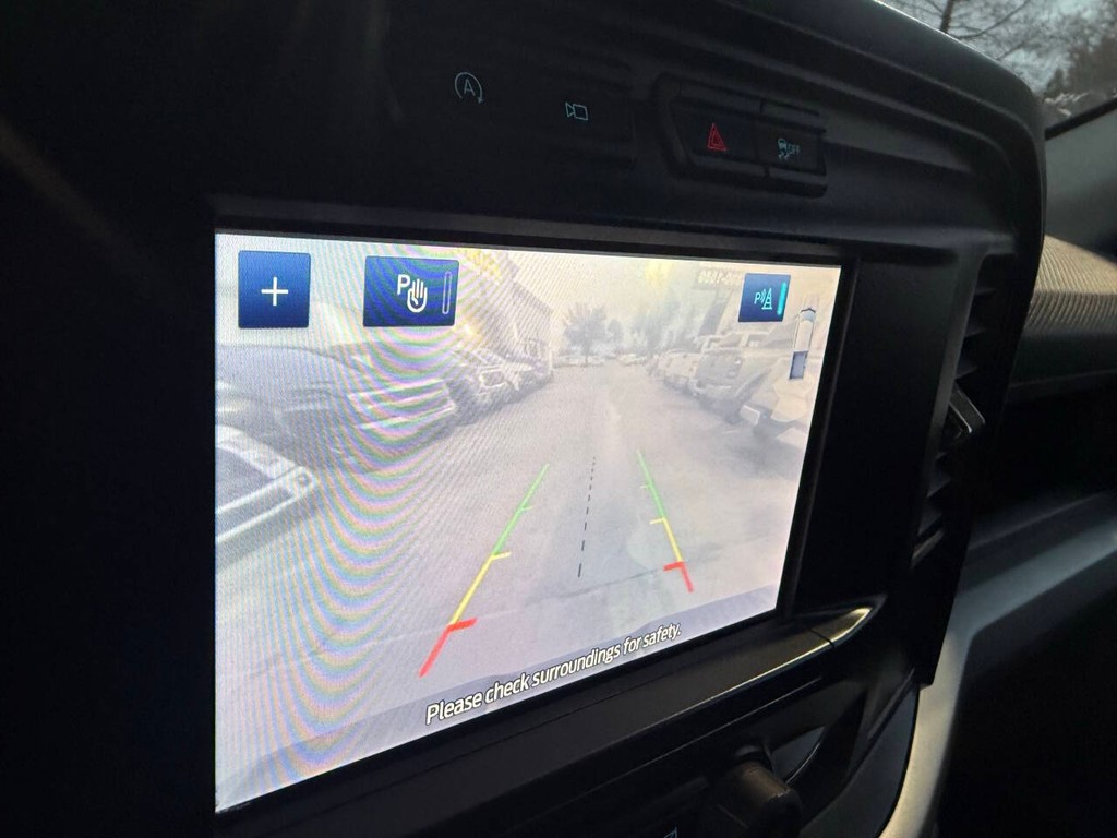 Ford F-150 Vehicle Full-screen Gallery Image 21