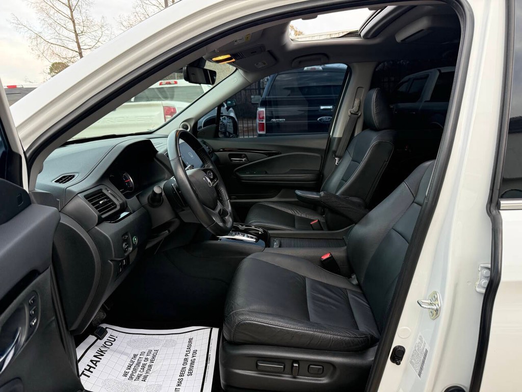 Honda Pilot Vehicle Full-screen Gallery Image 07