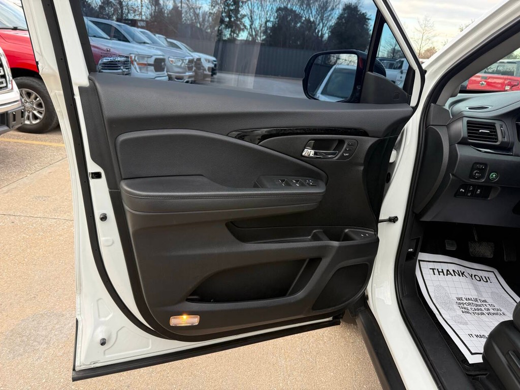 Honda Pilot Vehicle Full-screen Gallery Image 08