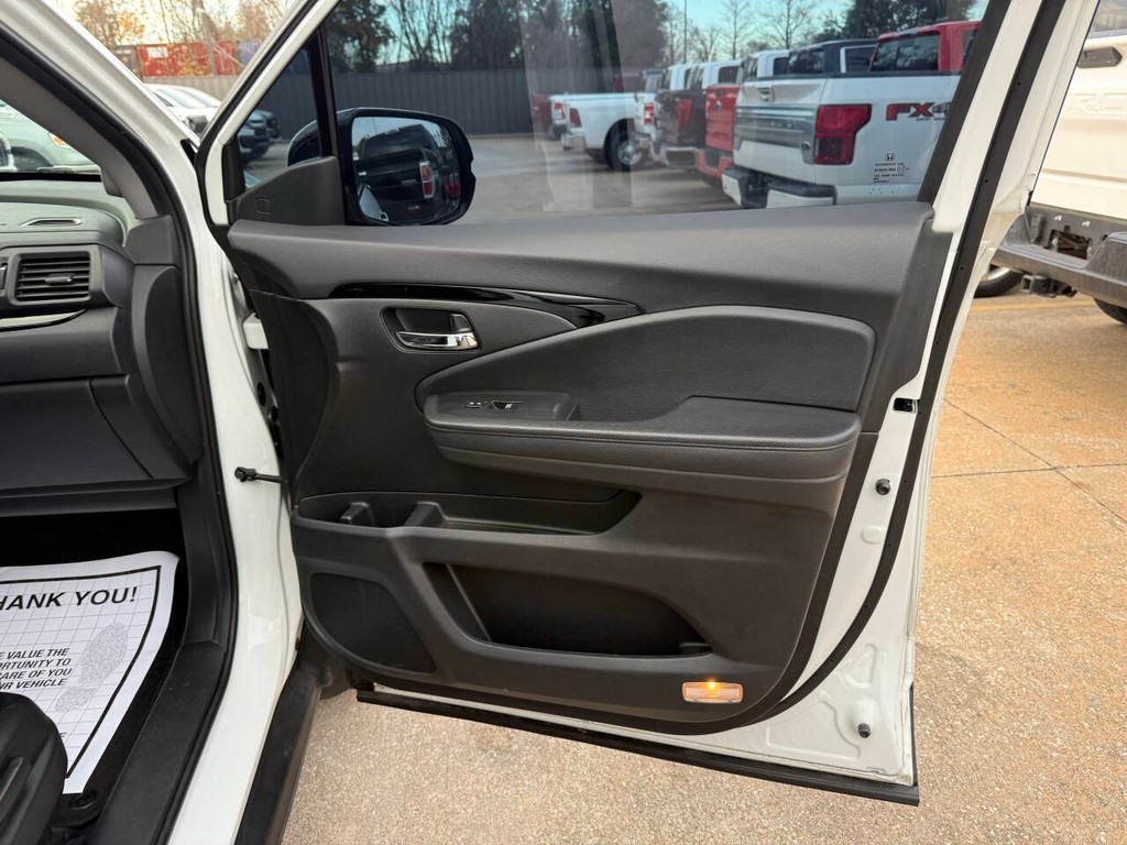 Honda Pilot Vehicle Full-screen Gallery Image 11