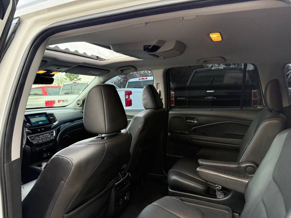 Honda Pilot Vehicle Full-screen Gallery Image 12