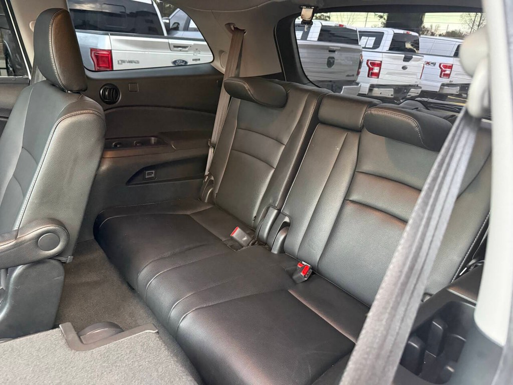 Honda Pilot Vehicle Full-screen Gallery Image 14