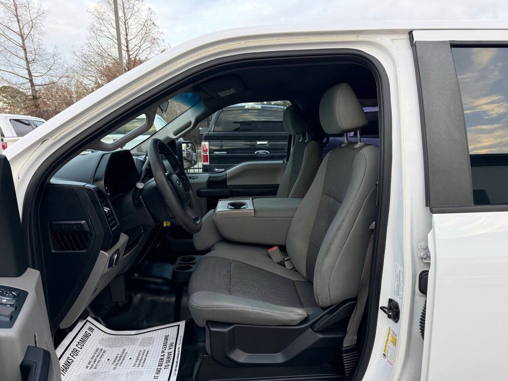 Ford F-150 Vehicle Full-screen Gallery Image 07