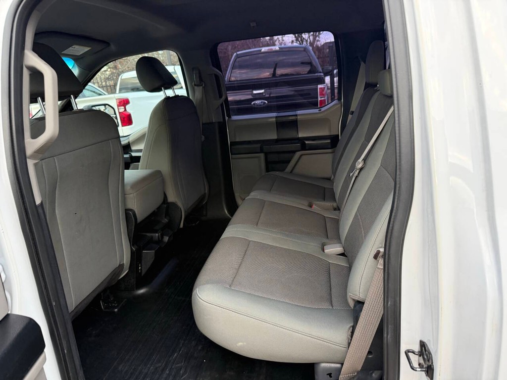 Ford F-150 Vehicle Full-screen Gallery Image 13