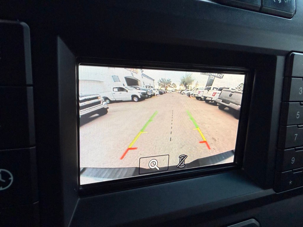 Ford F-150 Vehicle Full-screen Gallery Image 25