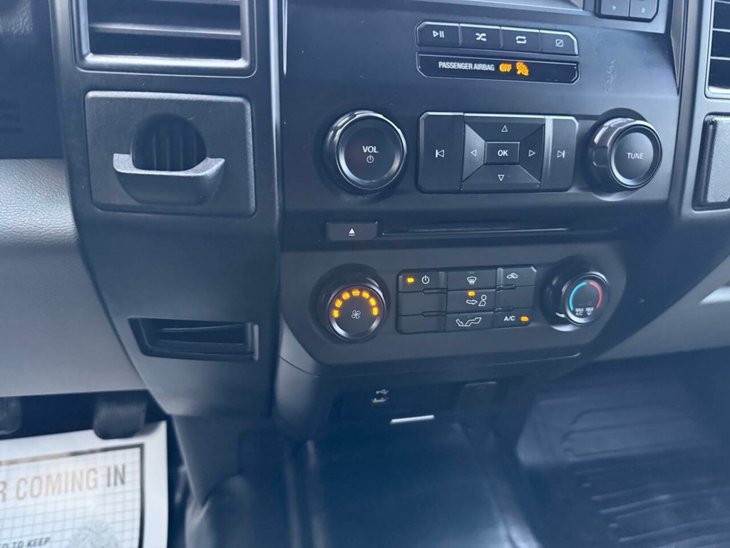 Ford F-150 Vehicle Full-screen Gallery Image 27