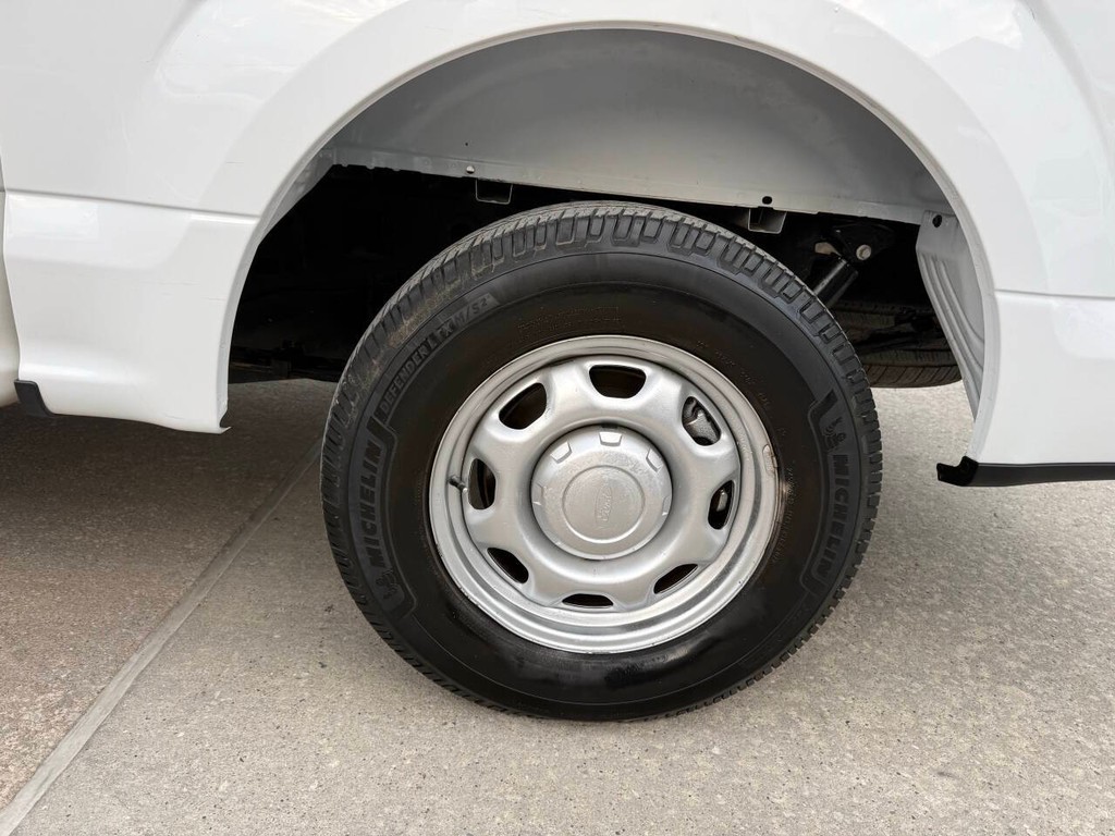 Ford F-150 Vehicle Full-screen Gallery Image 34