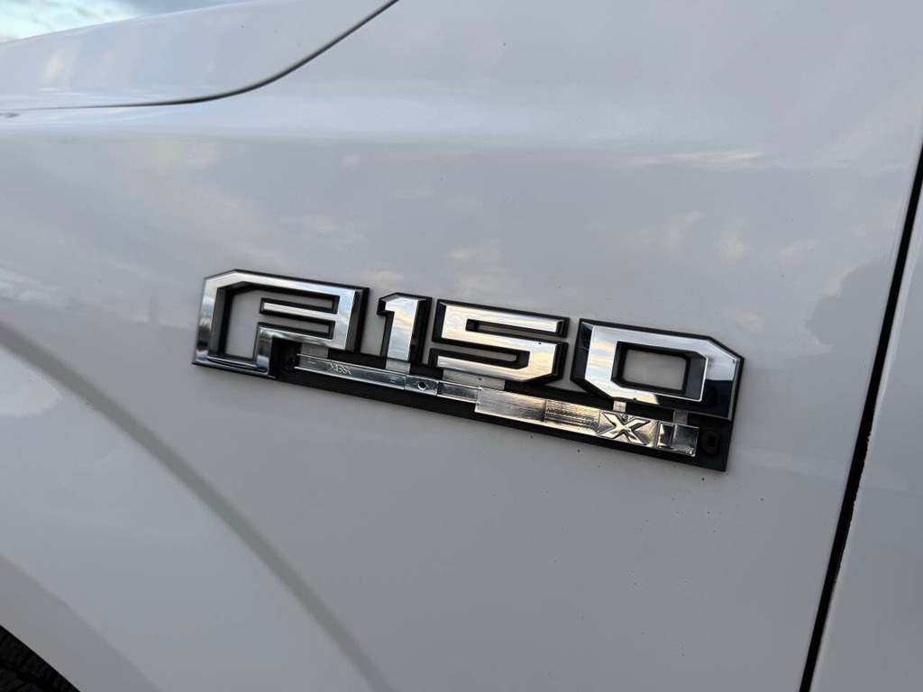 Ford F-150 Vehicle Full-screen Gallery Image 35