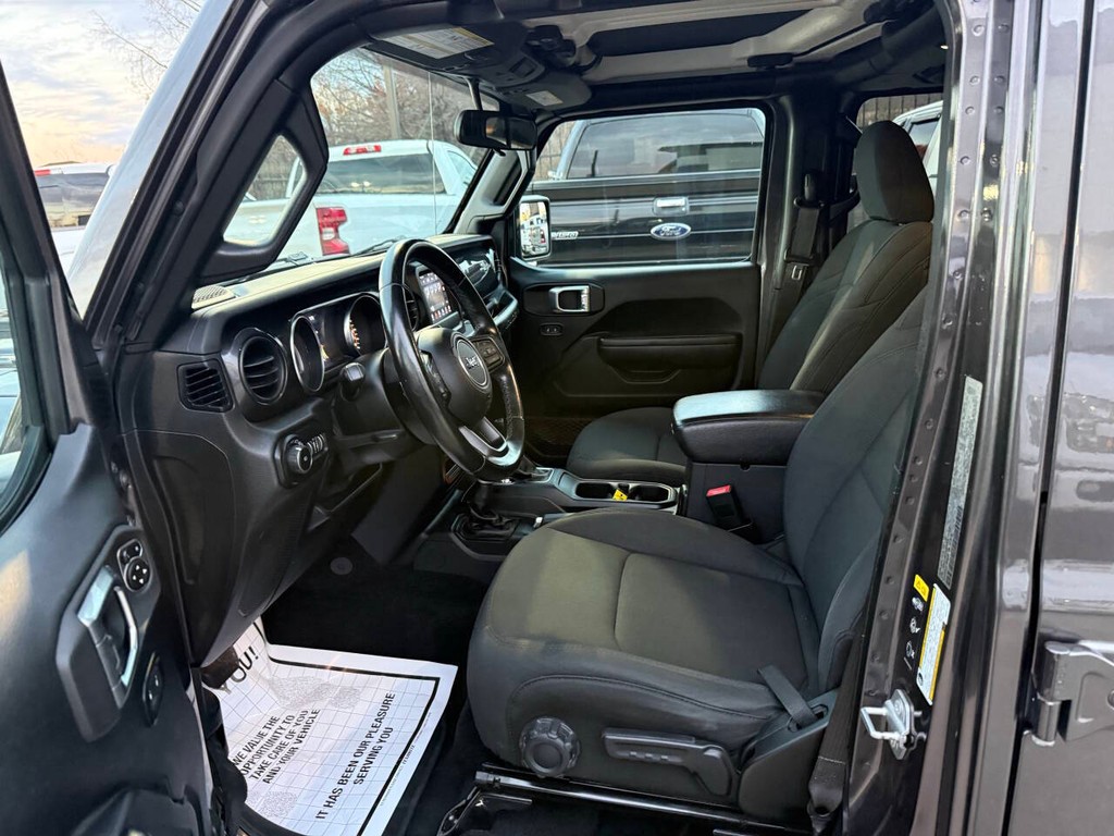 Jeep Wrangler Vehicle Full-screen Gallery Image 07