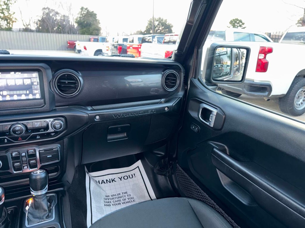 Jeep Wrangler Vehicle Full-screen Gallery Image 21