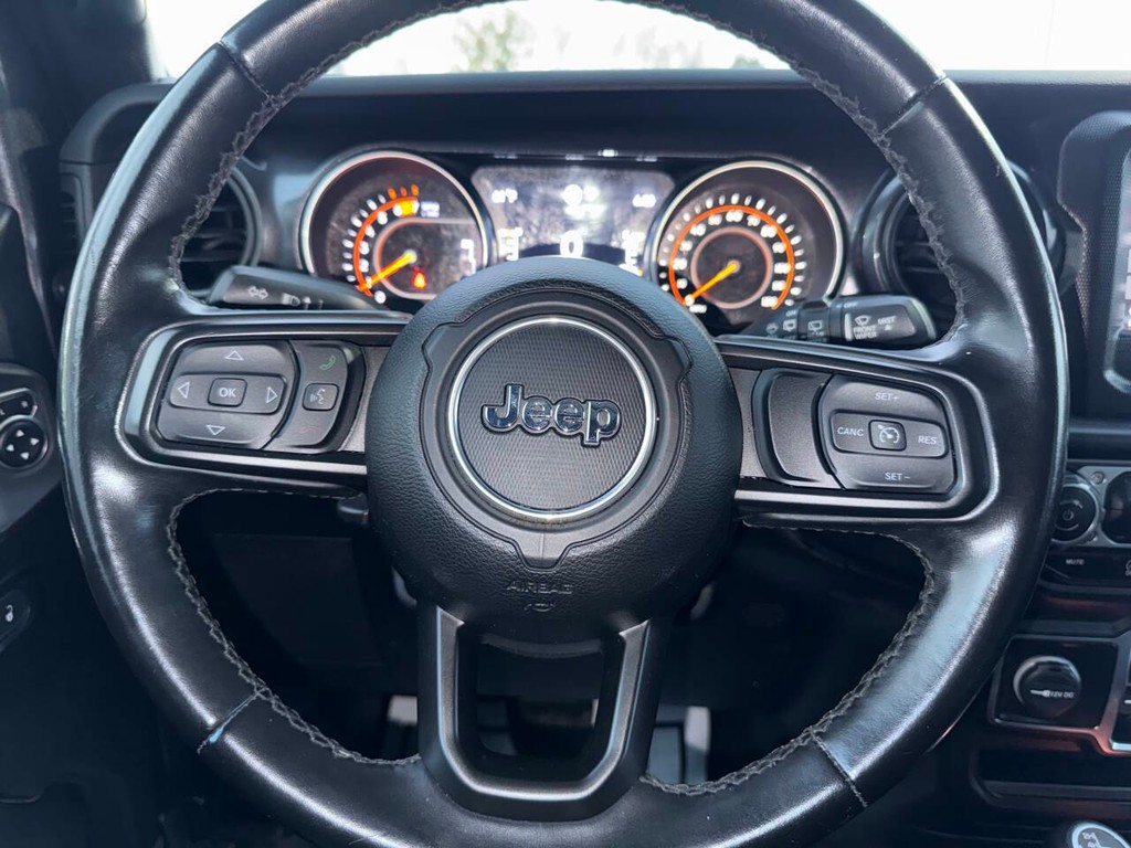 Jeep Wrangler Vehicle Full-screen Gallery Image 24