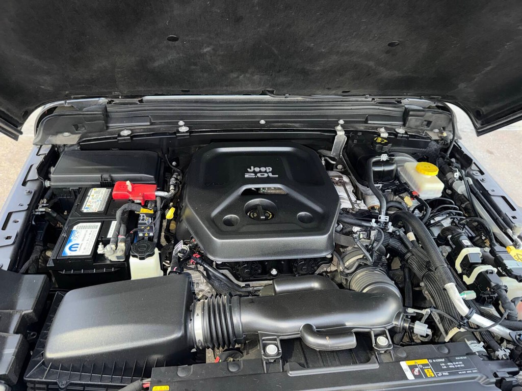 Jeep Wrangler Vehicle Full-screen Gallery Image 35