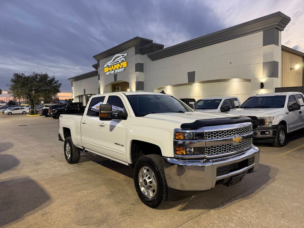 Chevrolet Silverado 2500HD Vehicle Full-screen Gallery Image 02