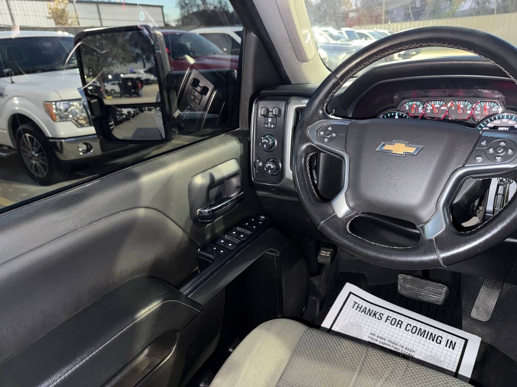 Chevrolet Silverado 2500HD Vehicle Full-screen Gallery Image 19