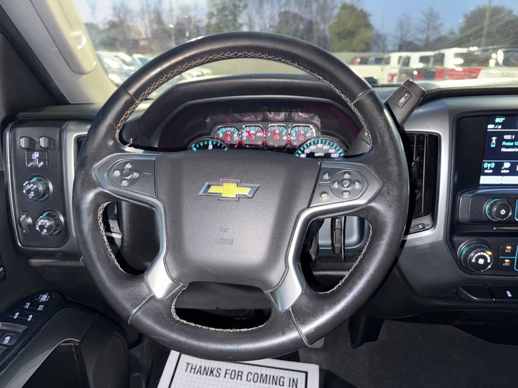 Chevrolet Silverado 2500HD Vehicle Full-screen Gallery Image 22