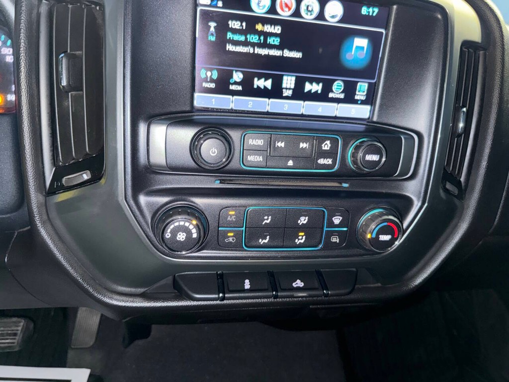 Chevrolet Silverado 2500HD Vehicle Full-screen Gallery Image 27