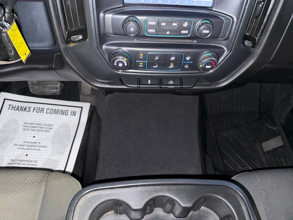 Chevrolet Silverado 2500HD Vehicle Full-screen Gallery Image 28