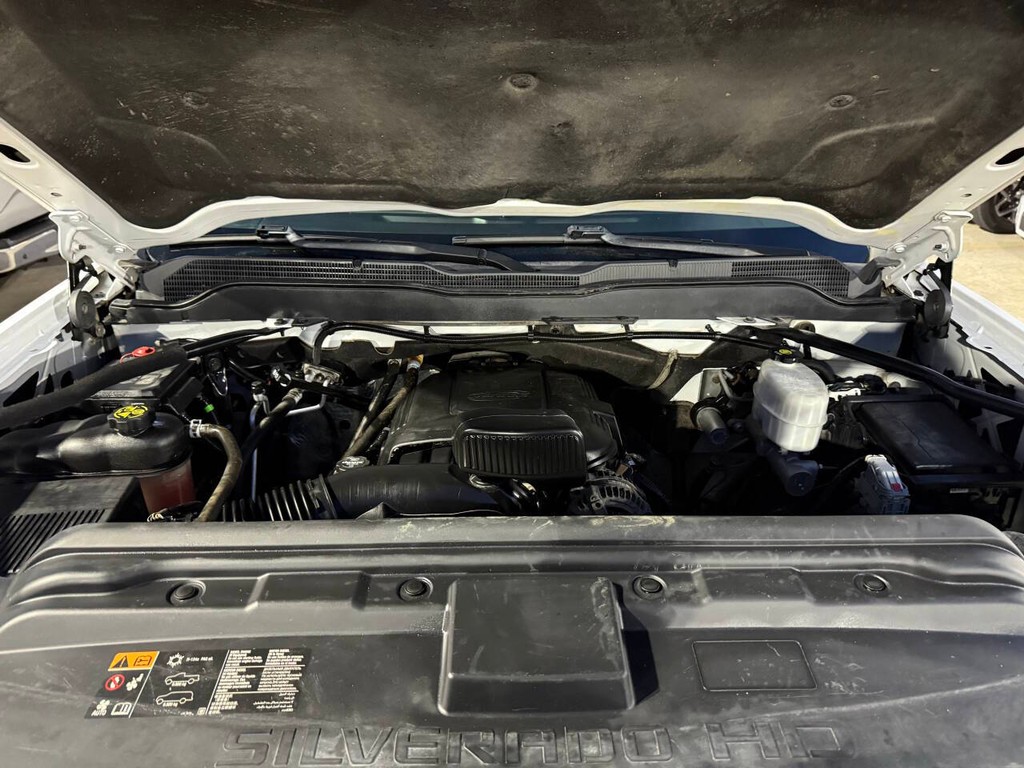 Chevrolet Silverado 2500HD Vehicle Full-screen Gallery Image 33