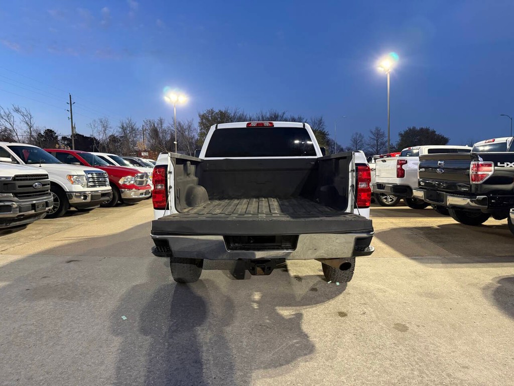 Chevrolet Silverado 2500HD Vehicle Full-screen Gallery Image 37