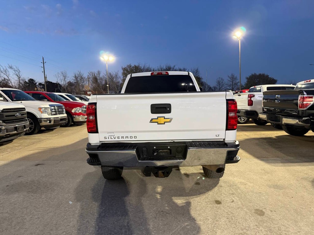 Chevrolet Silverado 2500HD Vehicle Full-screen Gallery Image 41