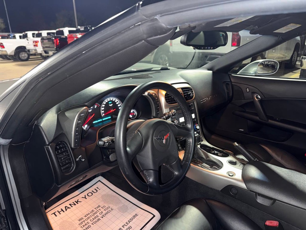 Chevrolet Corvette Vehicle Full-screen Gallery Image 06