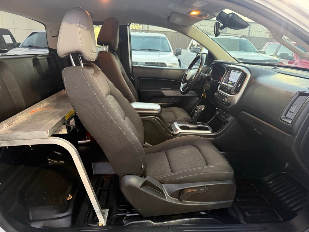 Chevrolet Colorado Vehicle Full-screen Gallery Image 10