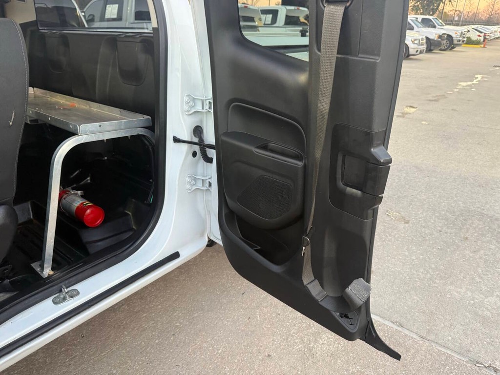 Chevrolet Colorado Vehicle Full-screen Gallery Image 13