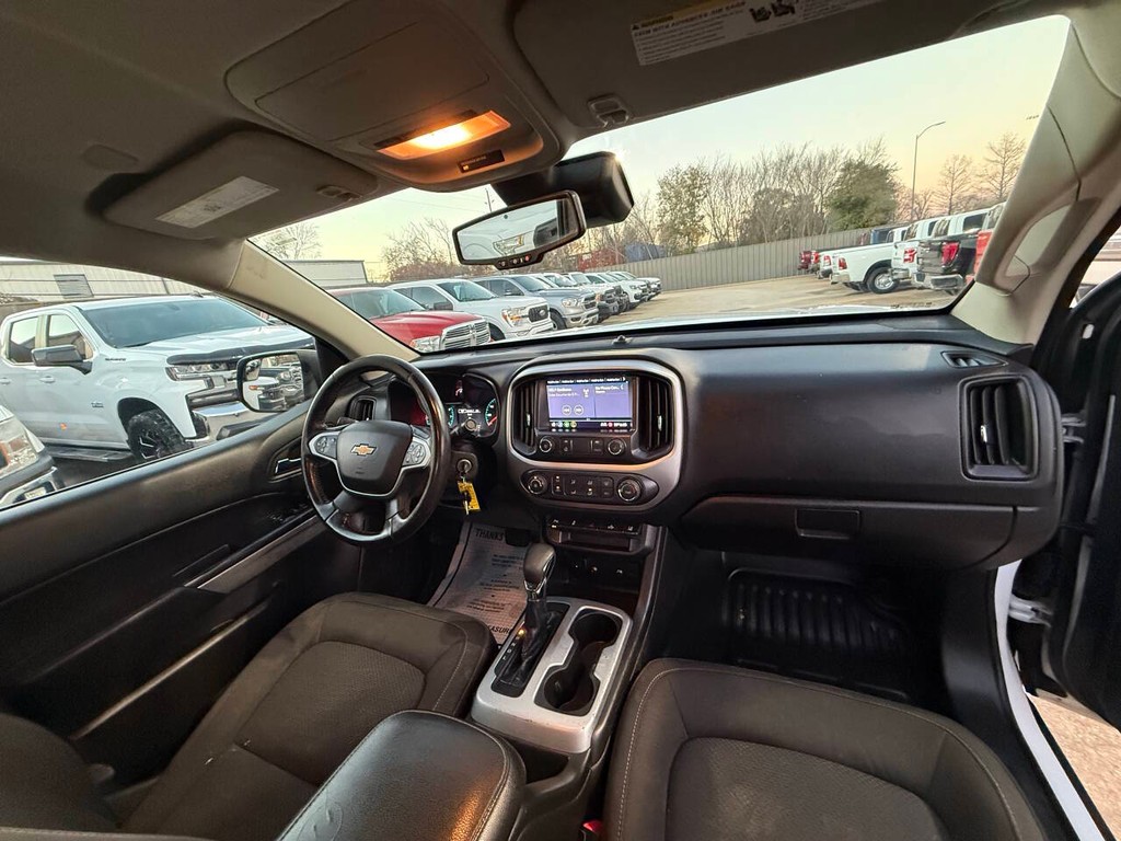 Chevrolet Colorado Vehicle Full-screen Gallery Image 16