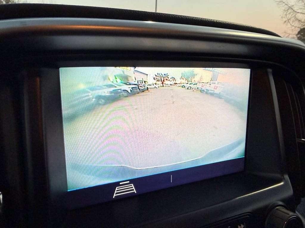 Chevrolet Colorado Vehicle Full-screen Gallery Image 22