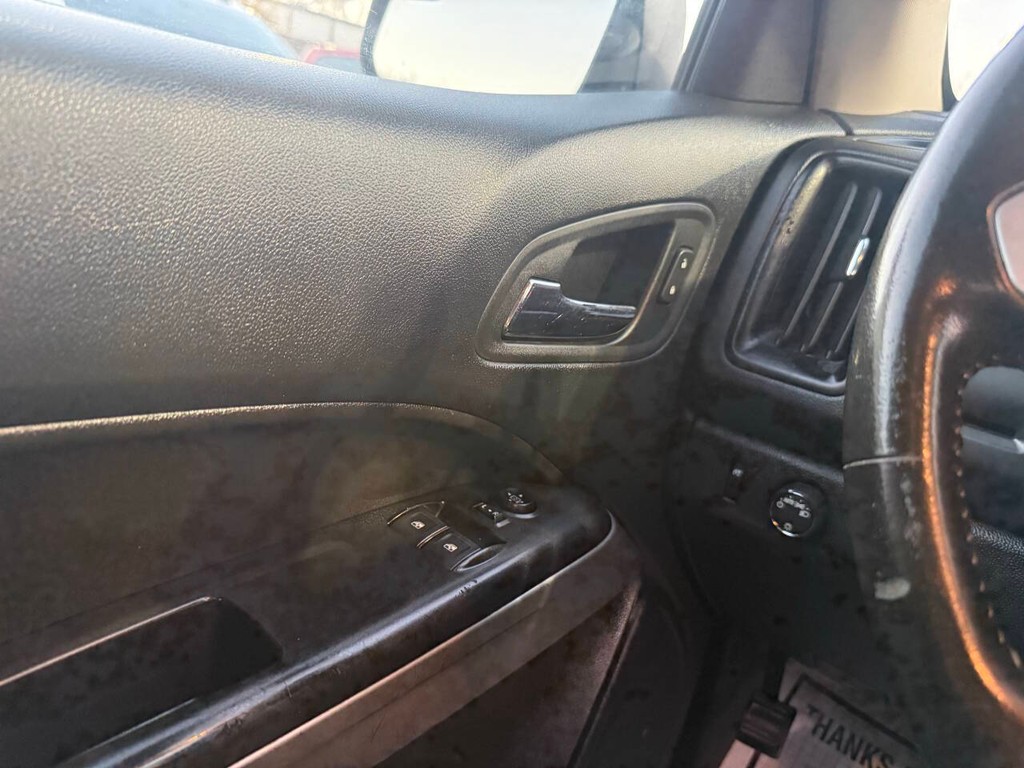 Chevrolet Colorado Vehicle Full-screen Gallery Image 25