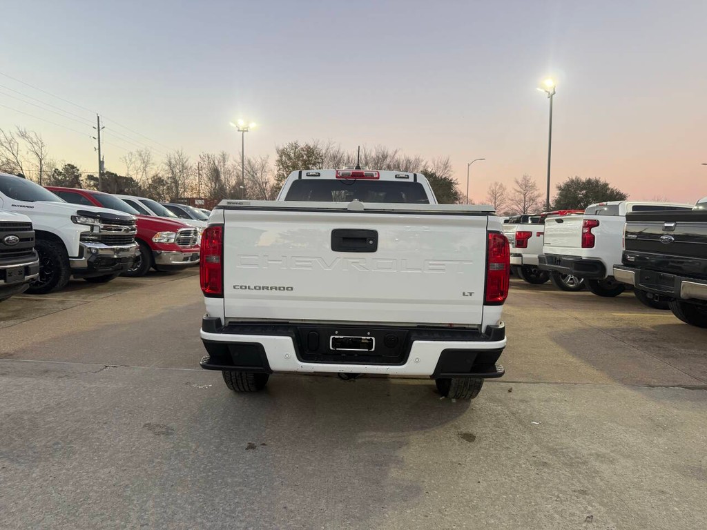 Chevrolet Colorado Vehicle Full-screen Gallery Image 32