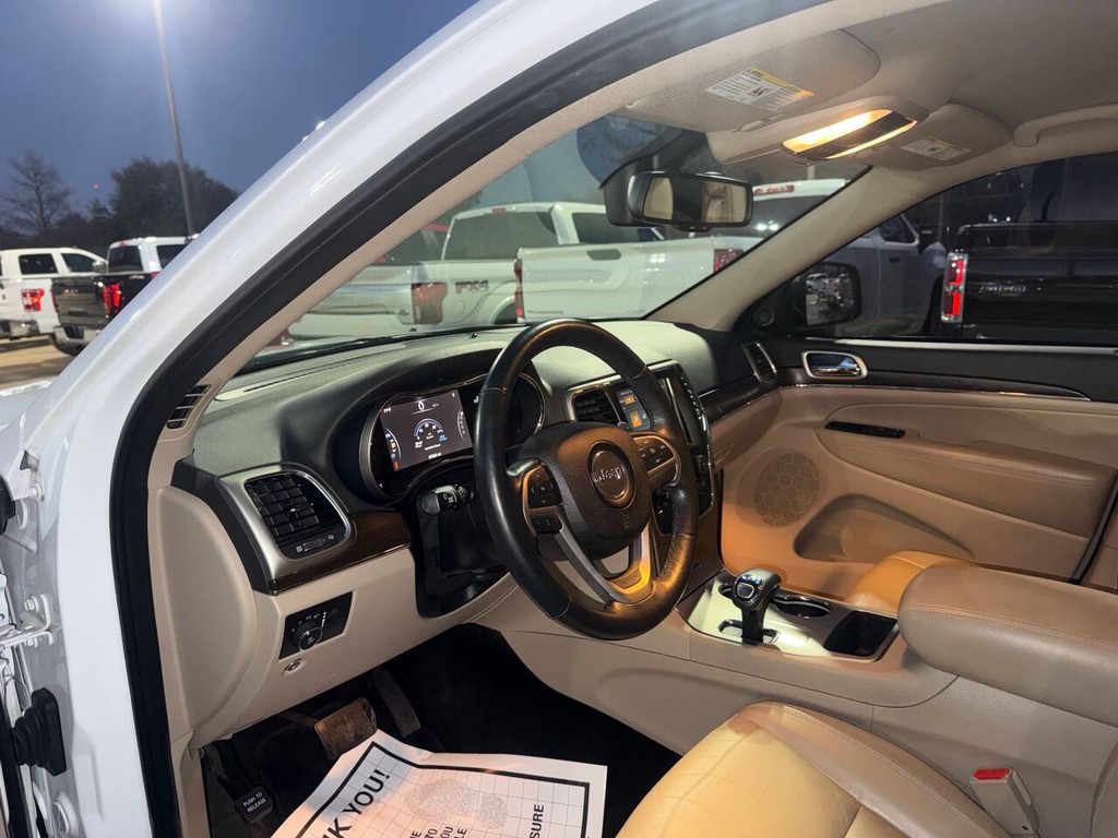 Jeep Grand Cherokee Vehicle Full-screen Gallery Image 06