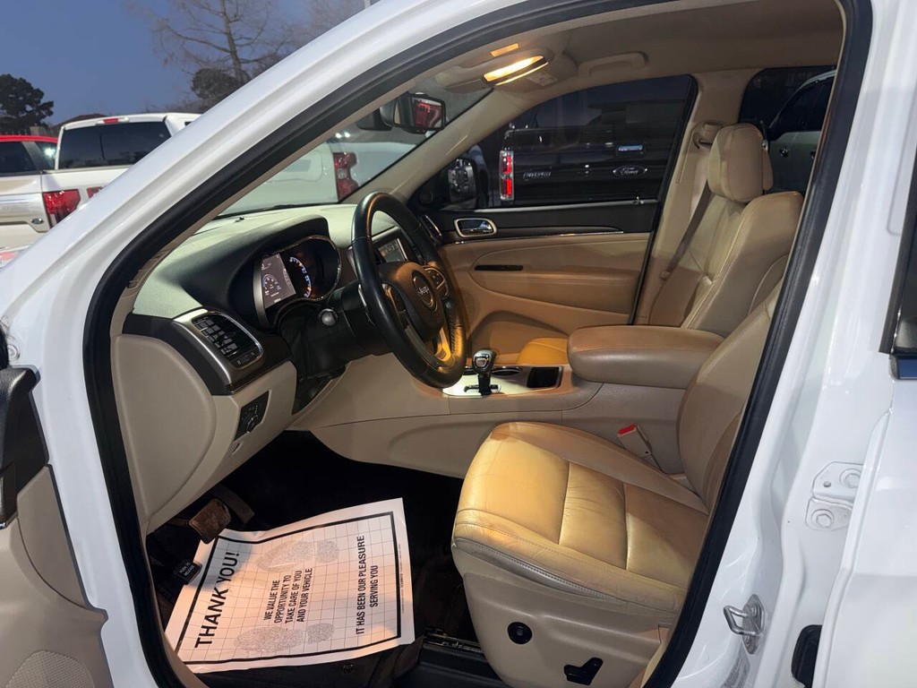 Jeep Grand Cherokee Vehicle Full-screen Gallery Image 07