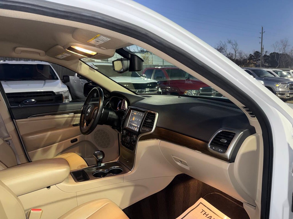 Jeep Grand Cherokee Vehicle Full-screen Gallery Image 09