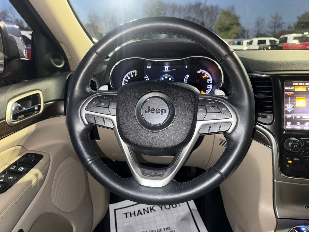 Jeep Grand Cherokee Vehicle Full-screen Gallery Image 22