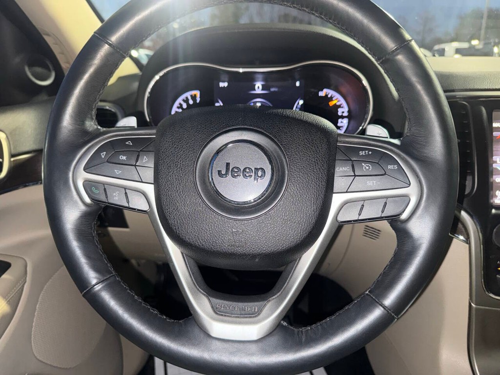 Jeep Grand Cherokee Vehicle Full-screen Gallery Image 23