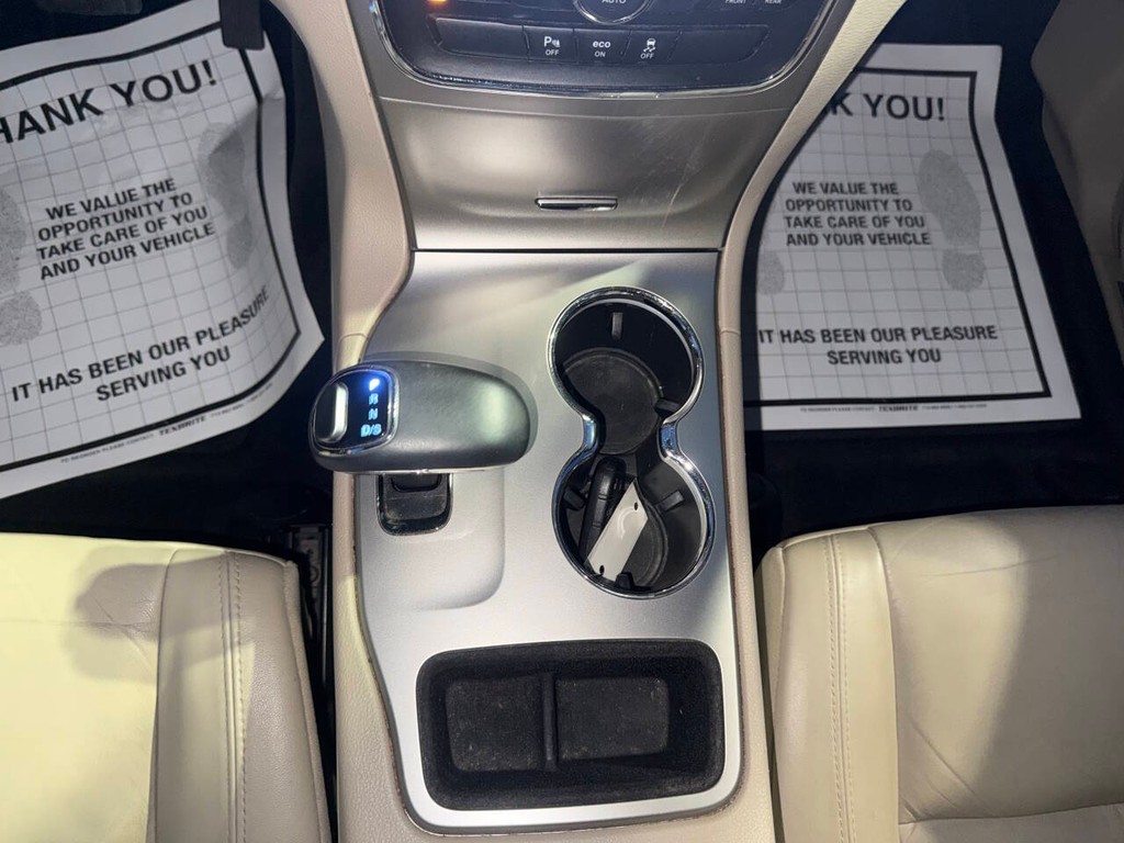 Jeep Grand Cherokee Vehicle Full-screen Gallery Image 28