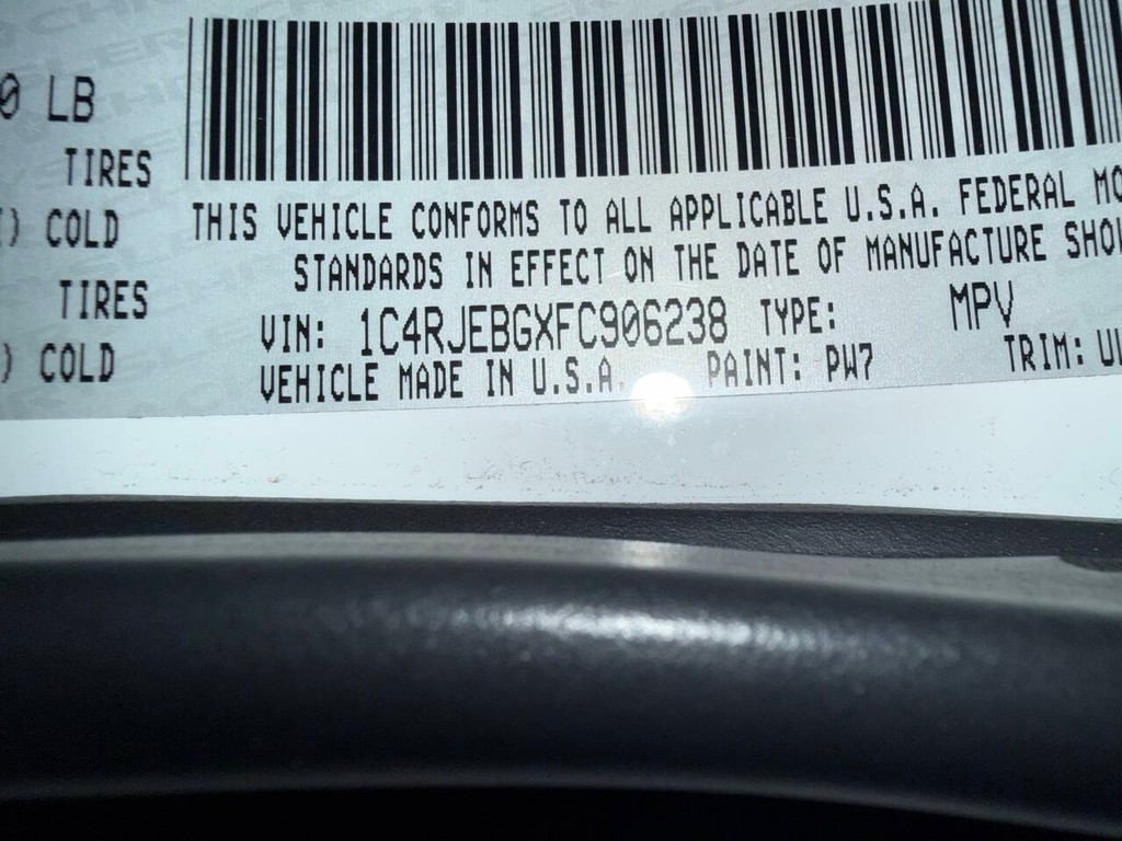 Jeep Grand Cherokee Vehicle Full-screen Gallery Image 32