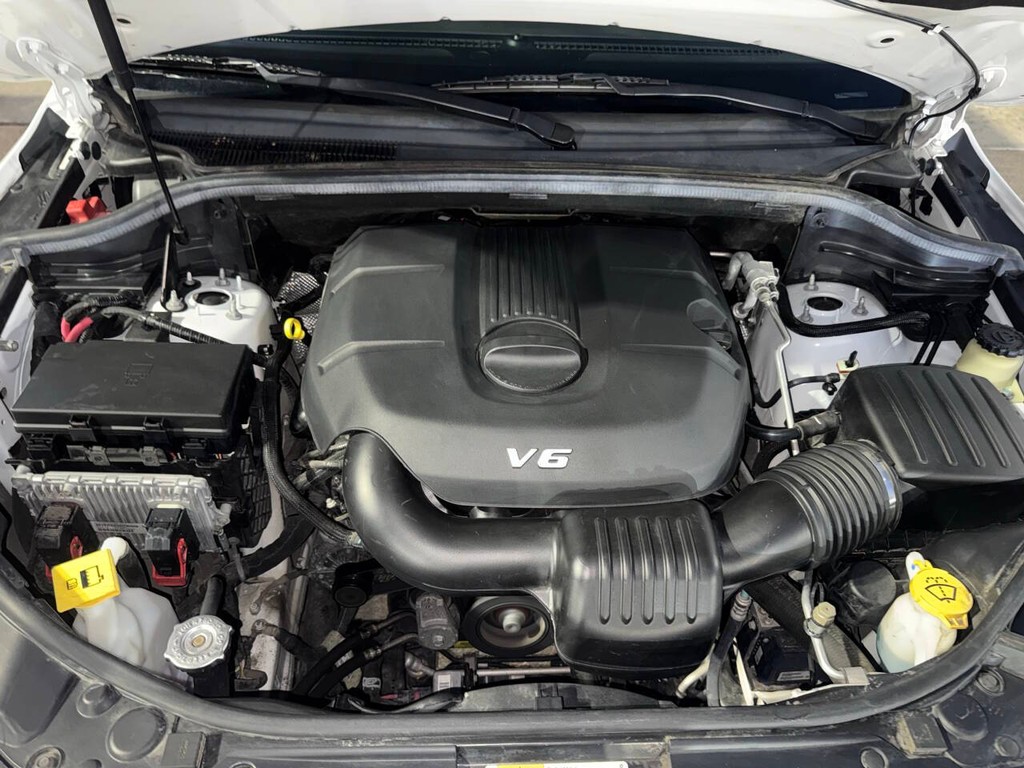 Jeep Grand Cherokee Vehicle Full-screen Gallery Image 33