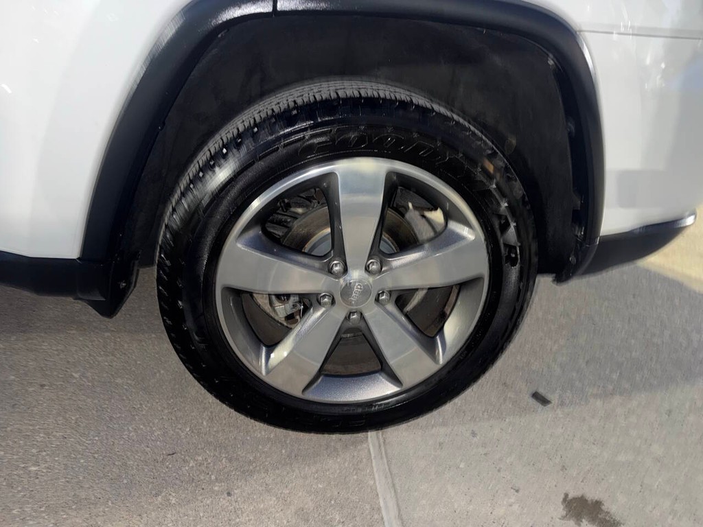 Jeep Grand Cherokee Vehicle Full-screen Gallery Image 34