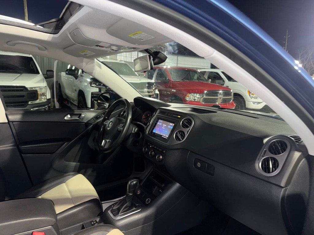 Volkswagen Tiguan Vehicle Full-screen Gallery Image 09