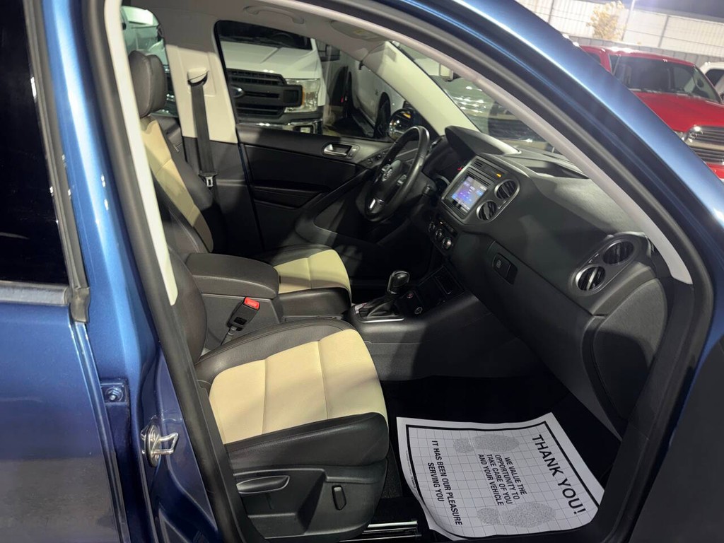 Volkswagen Tiguan Vehicle Full-screen Gallery Image 10