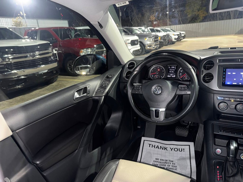 Volkswagen Tiguan Vehicle Full-screen Gallery Image 19