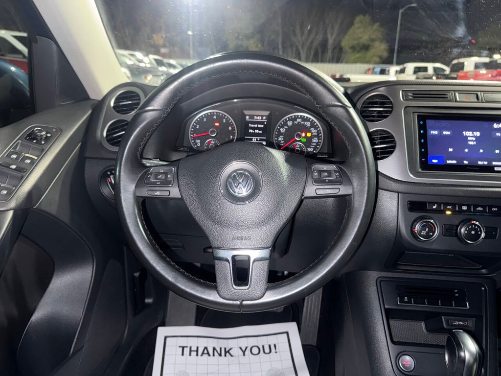 Volkswagen Tiguan Vehicle Full-screen Gallery Image 22