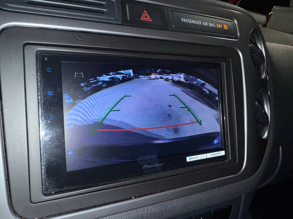 Volkswagen Tiguan Vehicle Full-screen Gallery Image 26