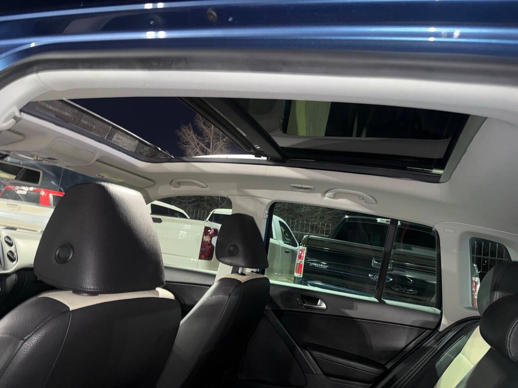 Volkswagen Tiguan Vehicle Full-screen Gallery Image 31