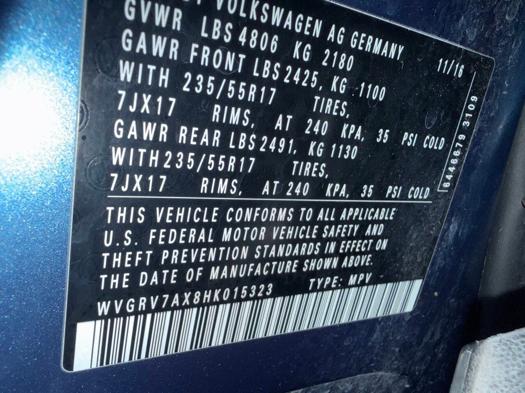 Volkswagen Tiguan Vehicle Full-screen Gallery Image 34