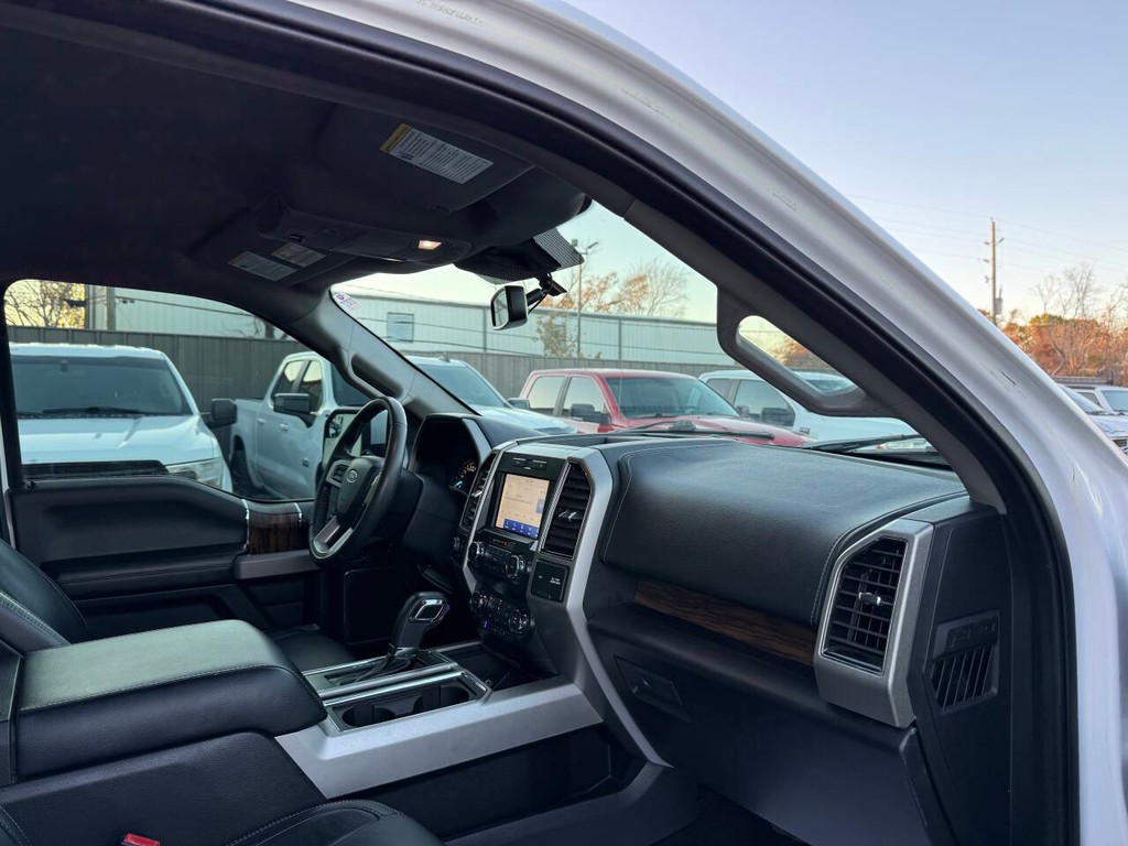 Ford F-150 Vehicle Full-screen Gallery Image 09