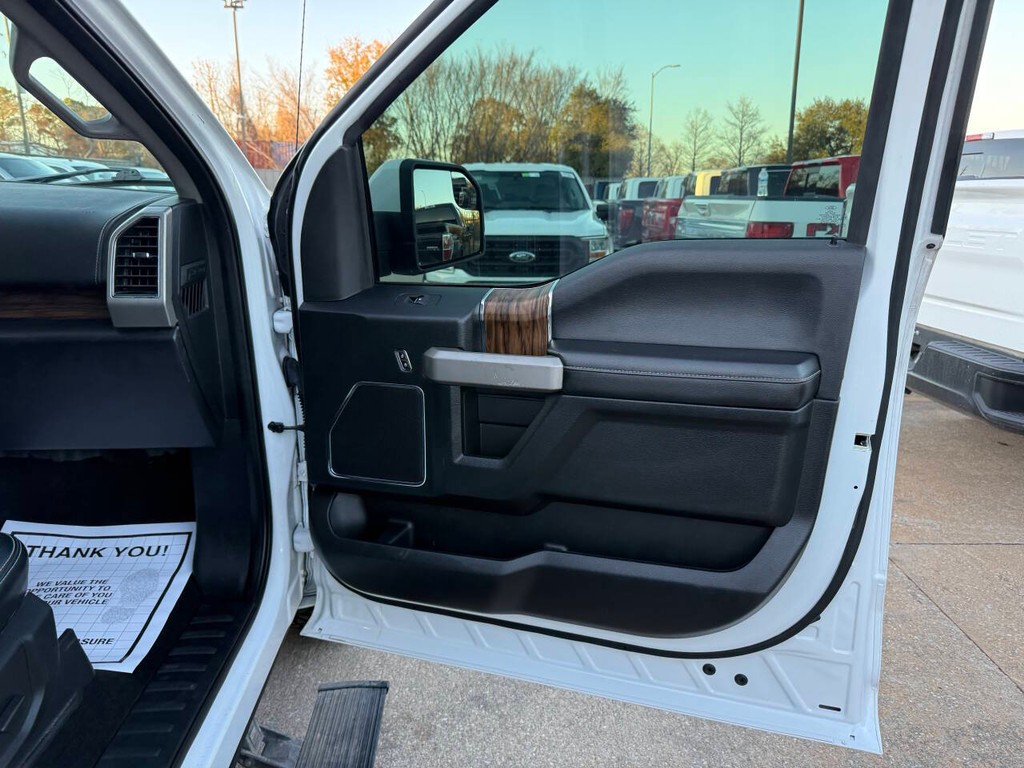 Ford F-150 Vehicle Full-screen Gallery Image 11